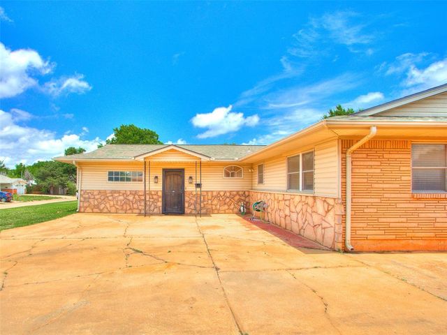 828 Briarlane Road, Del City, OK 73115