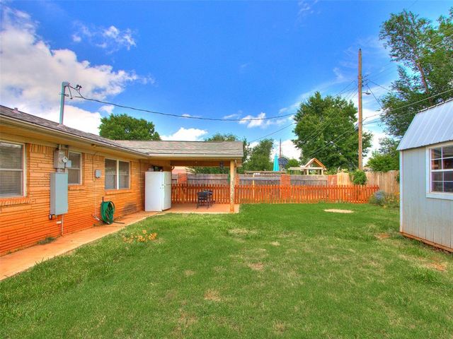 828 Briarlane Road, Del City, OK 73115