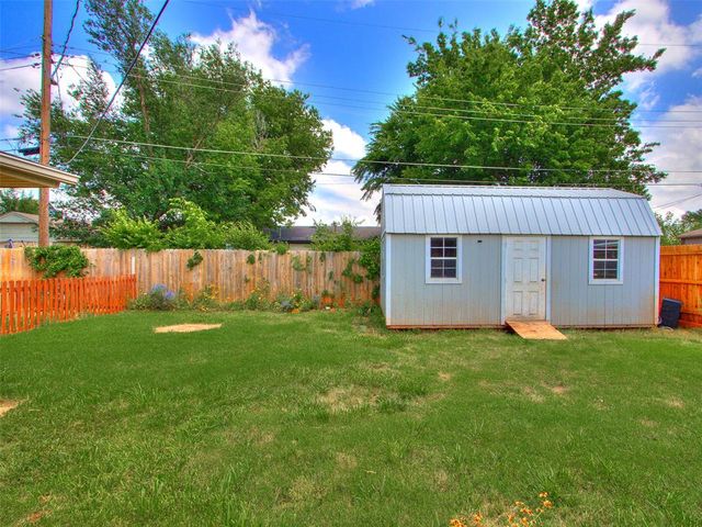 828 Briarlane Road, Del City, OK 73115