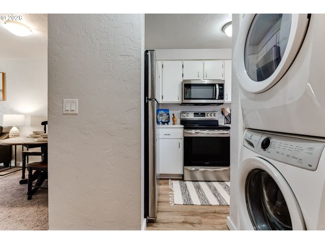 1432 FETTERS Loop, Eugene, OR 97402