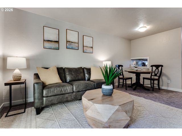 1432 FETTERS Loop, Eugene, OR 97402