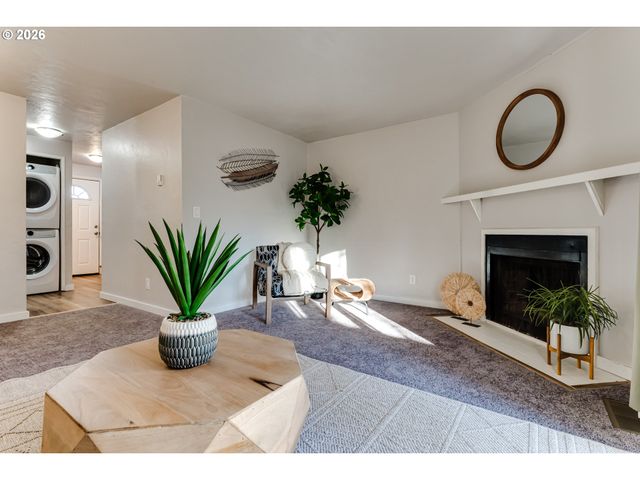 1432 FETTERS Loop, Eugene, OR 97402