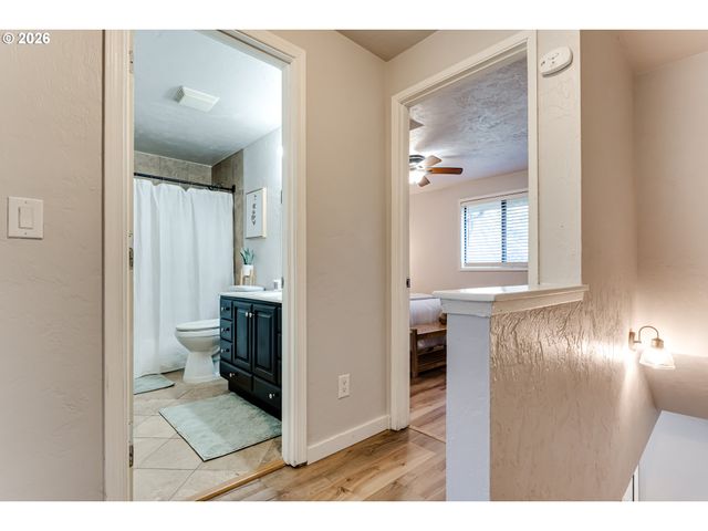 1432 FETTERS Loop, Eugene, OR 97402