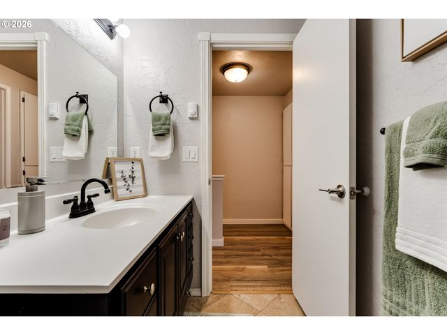 1432 FETTERS Loop, Eugene, OR 97402