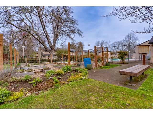 1432 FETTERS Loop, Eugene, OR 97402