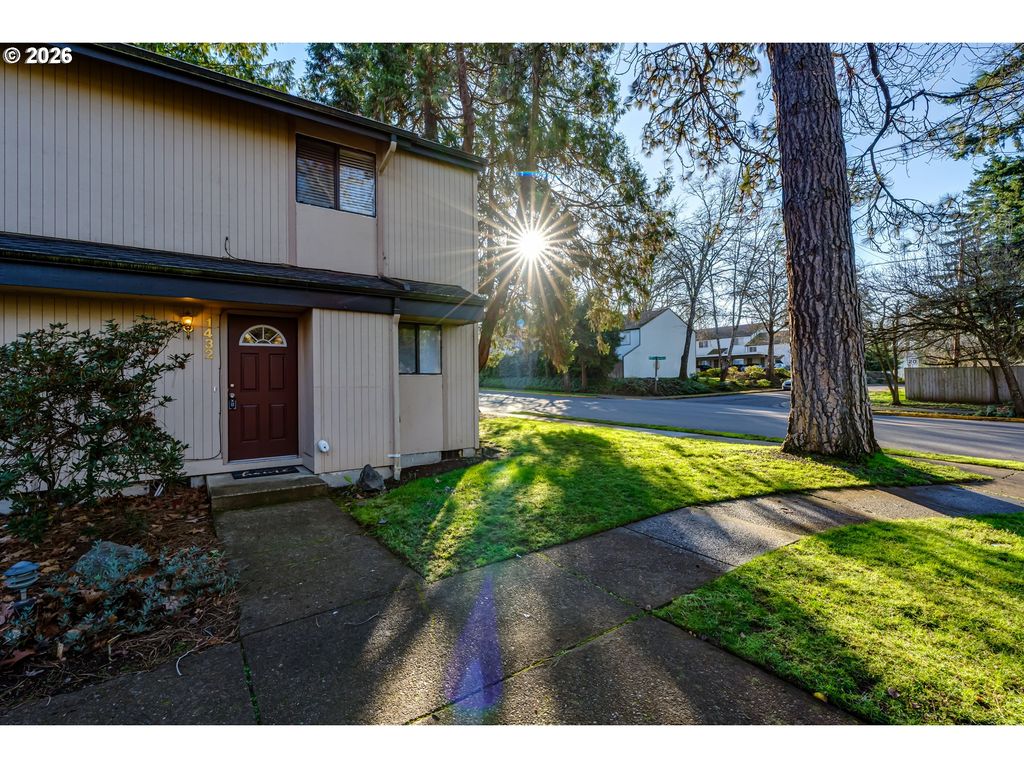 1432 FETTERS Loop, Eugene, OR 97402