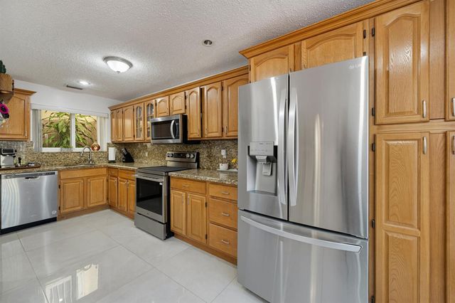 8811 SW 150th Place Circle, Miami, FL 33196