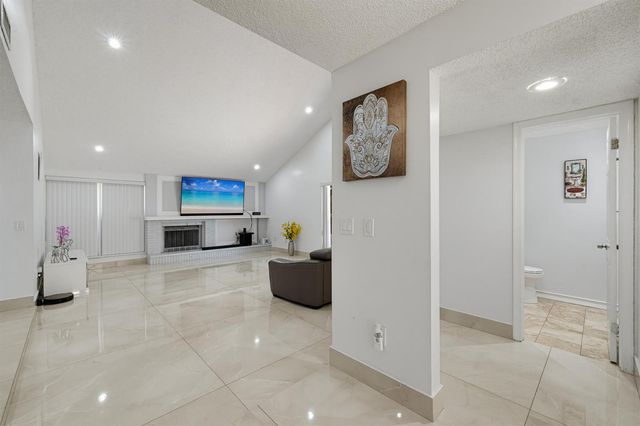 8811 SW 150th Place Circle, Miami, FL 33196