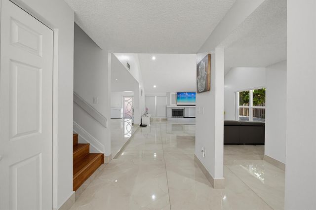 8811 SW 150th Place Circle, Miami, FL 33196