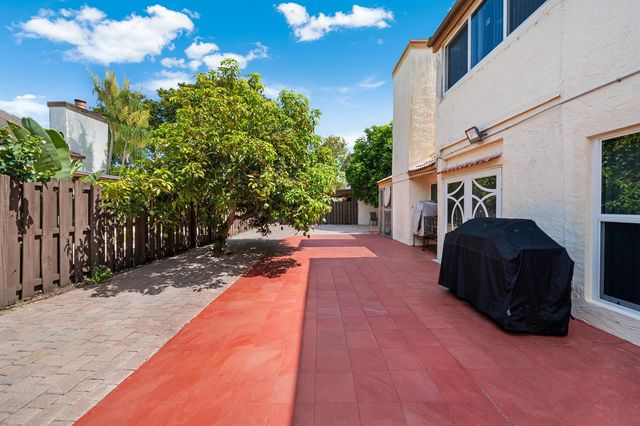 8811 SW 150th Place Circle, Miami, FL 33196