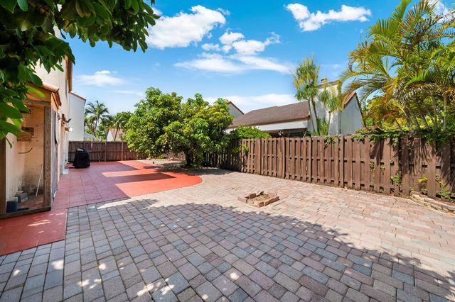 8811 SW 150th Place Circle, Miami, FL 33196