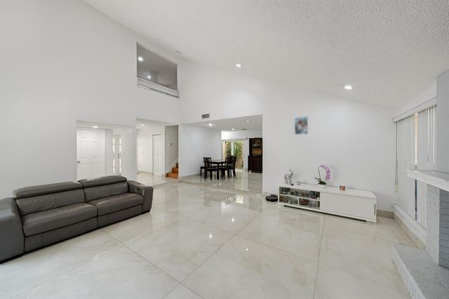 8811 SW 150th Place Circle, Miami, FL 33196