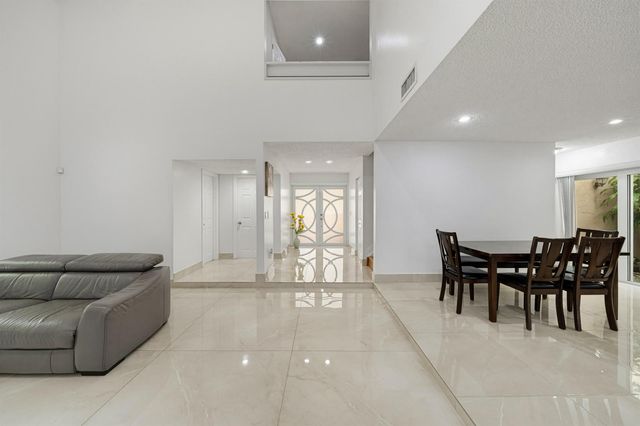 8811 SW 150th Place Circle, Miami, FL 33196