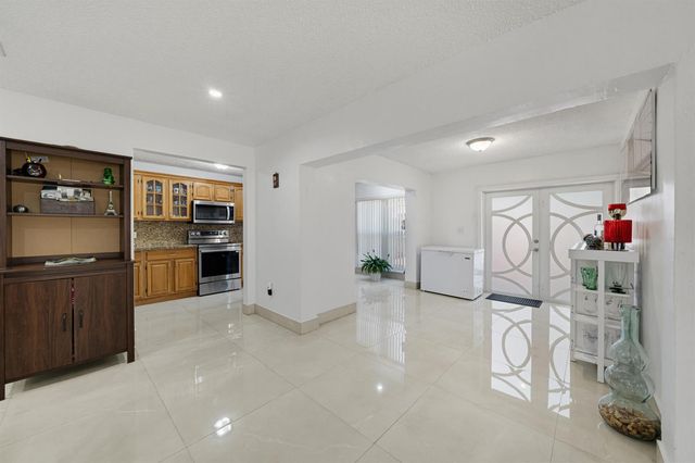 8811 SW 150th Place Circle, Miami, FL 33196