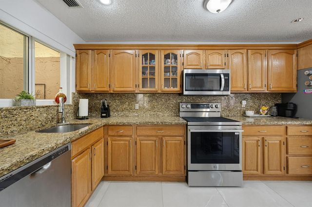 8811 SW 150th Place Circle, Miami, FL 33196