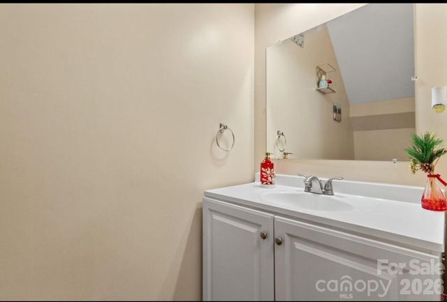 8409 Scotney Bluff Avenue, Charlotte, NC 28273