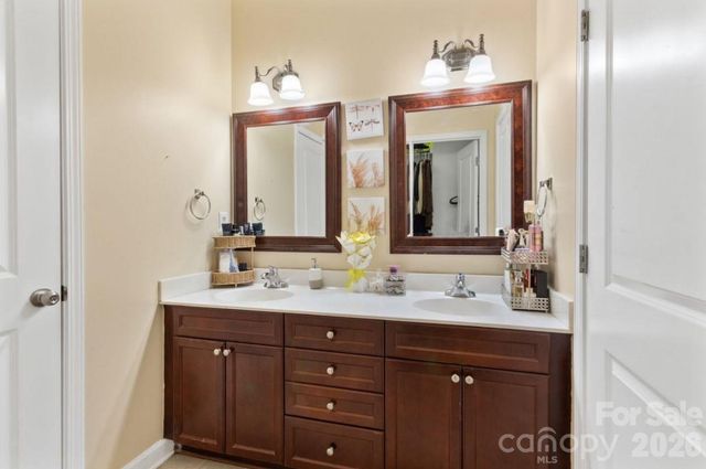 8409 Scotney Bluff Avenue, Charlotte, NC 28273
