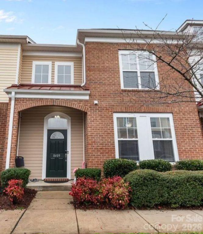 8409 Scotney Bluff Avenue, Charlotte, NC 28273