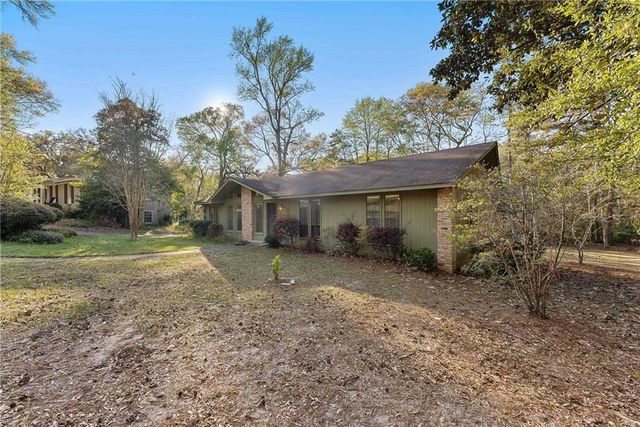 208 Confederate Drive, Spanish Fort, AL 36527