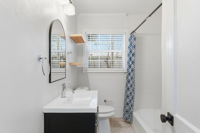 5517 Aspen Street, Houston, TX 77081