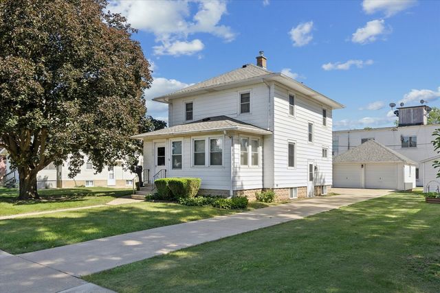 713 8th Street, De Witt, IA 52742