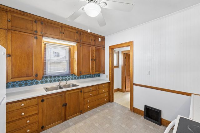 713 8th Street, De Witt, IA 52742