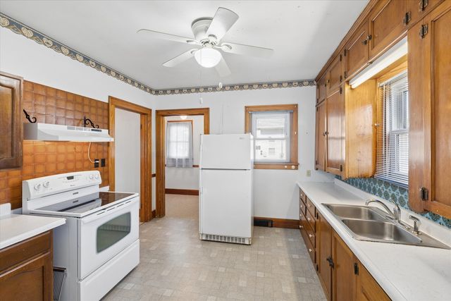 713 8th Street, De Witt, IA 52742