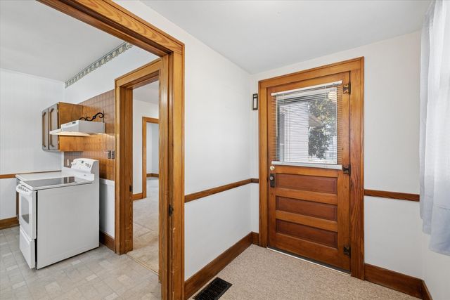 713 8th Street, De Witt, IA 52742