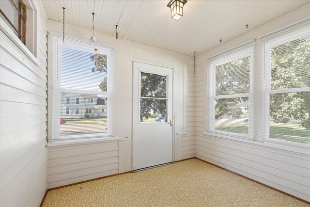 713 8th Street, De Witt, IA 52742