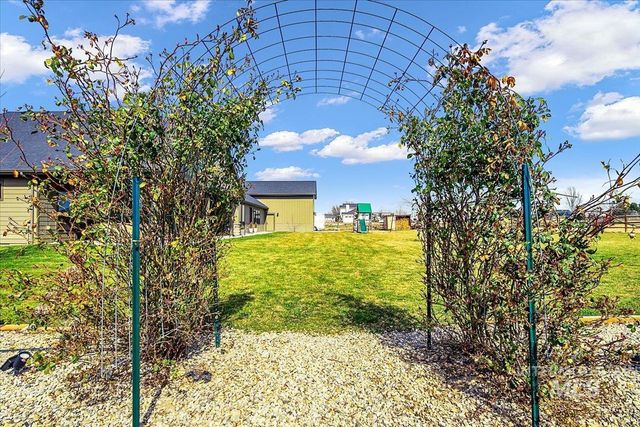 14042 Latigo Ln, Caldwell, ID 83607