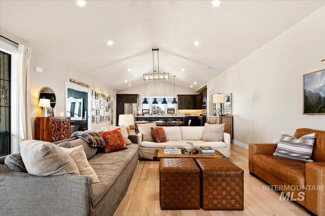 14042 Latigo Ln, Caldwell, ID 83607