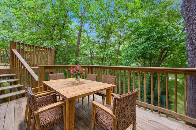 368 Whitfield Lane, Hollister, MO 65672