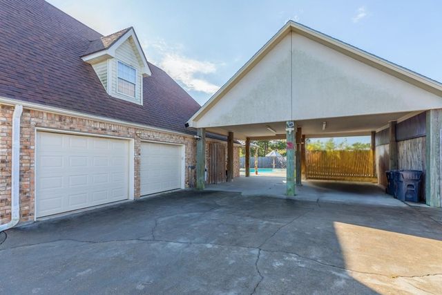 665 Winchester Drive, Bridge City, TX 77611