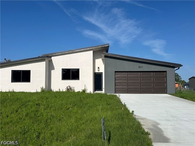 1011 State AVE, Lehigh Acres, FL 33972