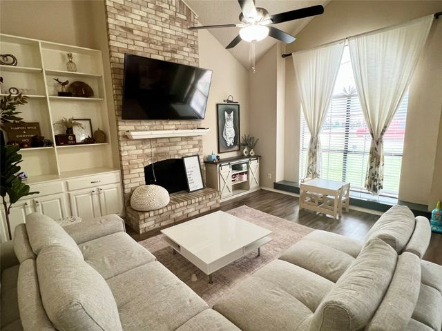 2909 Andante Drive, Grand Prairie, TX 75052