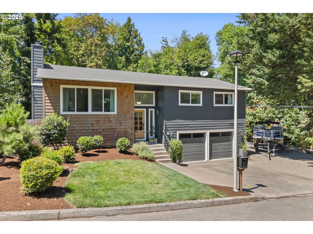 6818 MARQUETTE Dr, West Linn, OR 97068