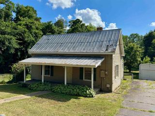 306 S Randolph Avenue, Landrum, SC 29356
