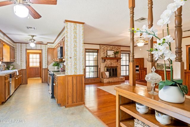 803 W Gloria Switch Road, Lafayette, LA 70507