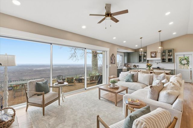 6216 Forest Park Drive, Signal Mountain, TN 37377