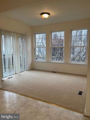 12039 KEMPS LANDING CIR, Manassas, VA 20109