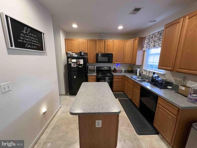 12039 KEMPS LANDING CIR, Manassas, VA 20109
