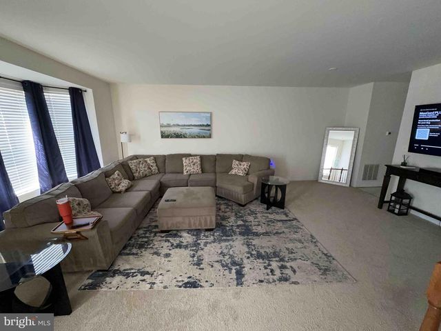12039 KEMPS LANDING CIR, Manassas, VA 20109