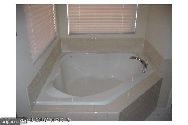 12039 KEMPS LANDING CIR, Manassas, VA 20109