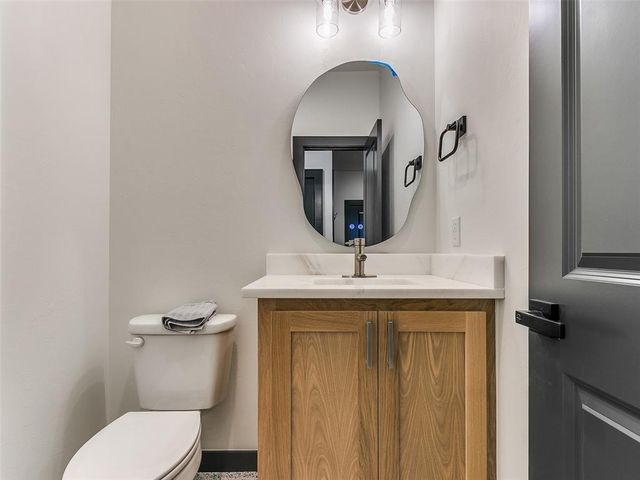 2309 Los Angeles Avenue, Edmond, OK 73034