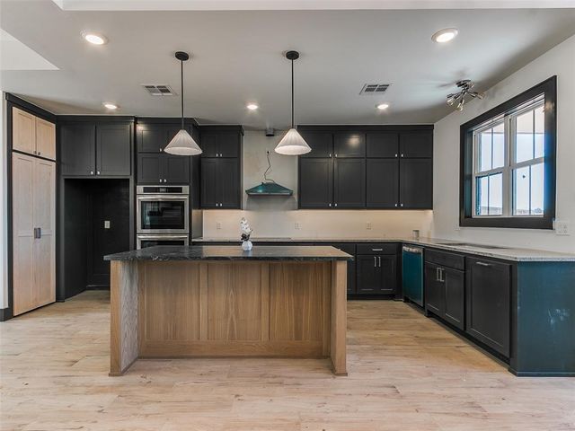 2309 Los Angeles Avenue, Edmond, OK 73034