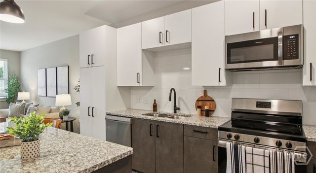 5700 Ogeechee Road B1, Savannah, GA 31404