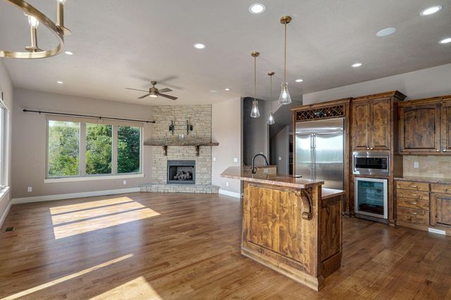 6388 S Weatherwood Trail, Springfield, MO 65810