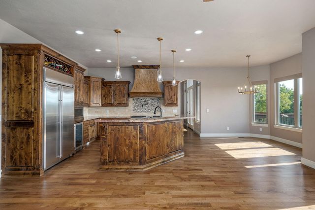 6388 S Weatherwood Trail, Springfield, MO 65810