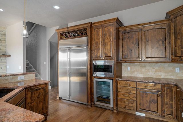 6388 S Weatherwood Trail, Springfield, MO 65810