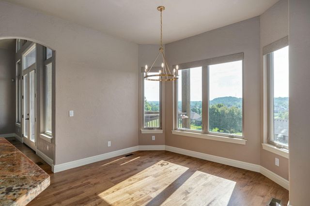 6388 S Weatherwood Trail, Springfield, MO 65810